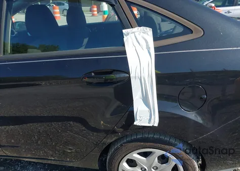 2015 Ford Fiesta Se z USA, uszkodzony, nr VIN 3FADP4BE2FM132430